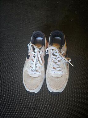 Women's Nike AirMAX- size 7